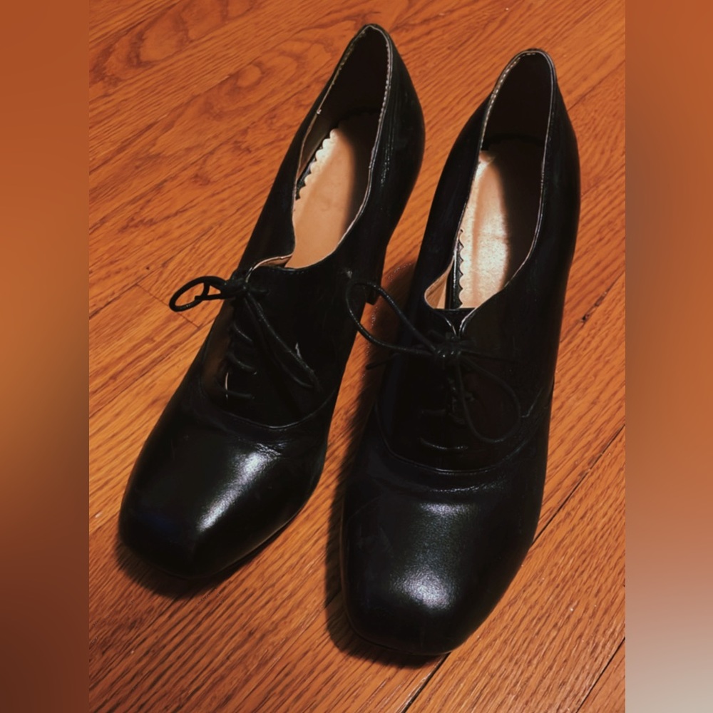 Leather Oxford heels